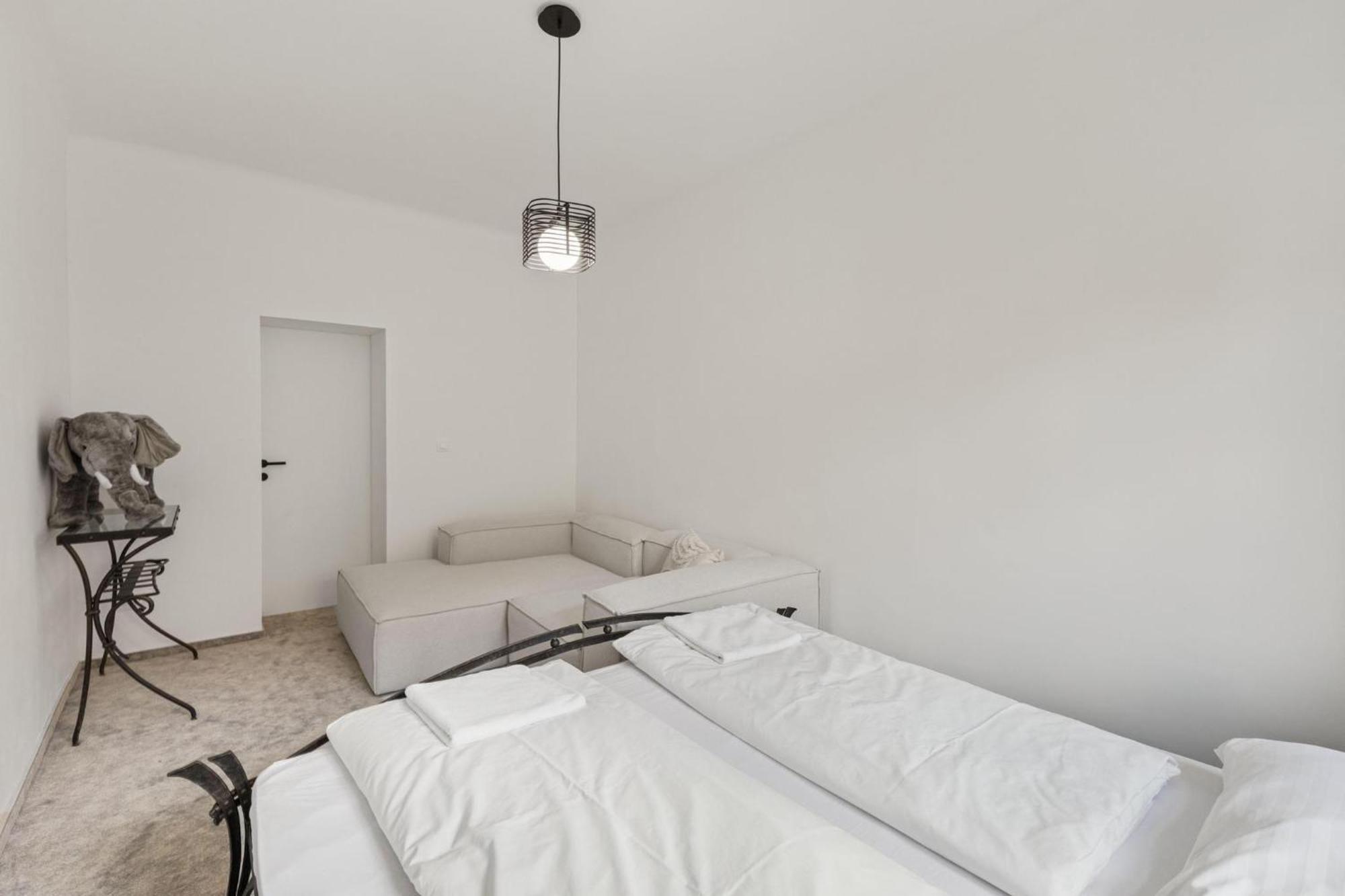 Ah Luxury Old Town Apartman Pozsony Kültér fotó